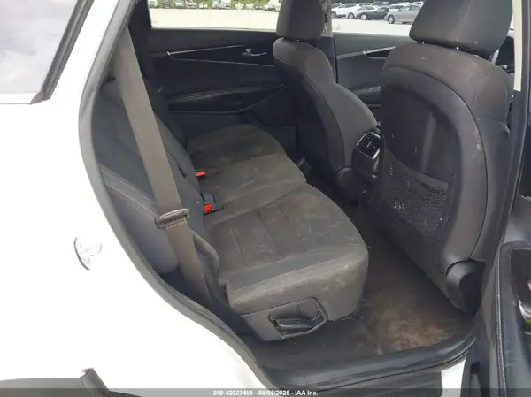5XYPG4A5XKG569527 2019 KIA SORENTO - Image 8