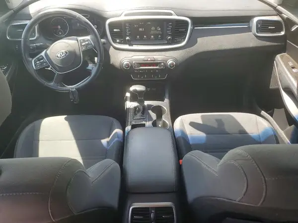 5XYPG4A5XKG586201 2019 KIA SORENTO - Image 8