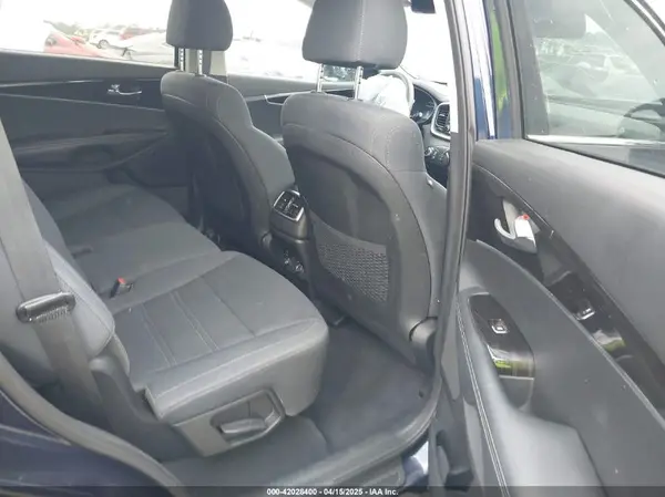 5XYPG4A5XLG626844 2020 KIA SORENTO - Image 8