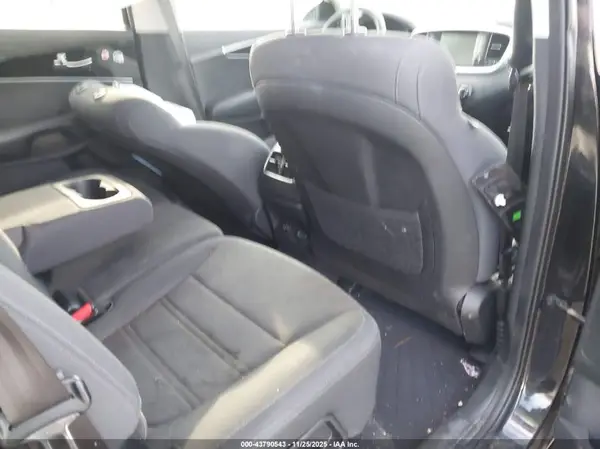5XYPG4A5XLG628433 2020 KIA SORENTO - Image 8