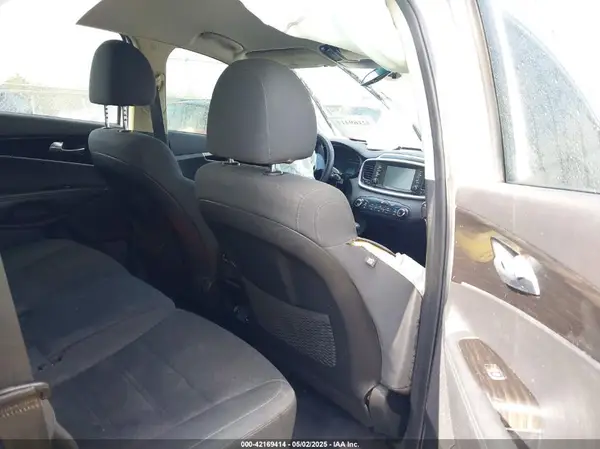 5XYPG4A5XLG628626 2020 KIA SORENTO - Image 8