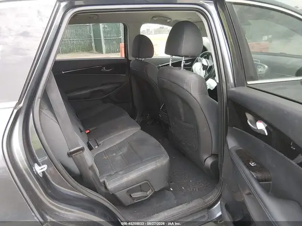 5XYPG4A5XLG671587 2020 KIA SORENTO - Image 8