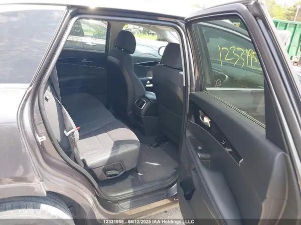 5XYPGDA10HG270022 2017 KIA SORENTO - Image 8