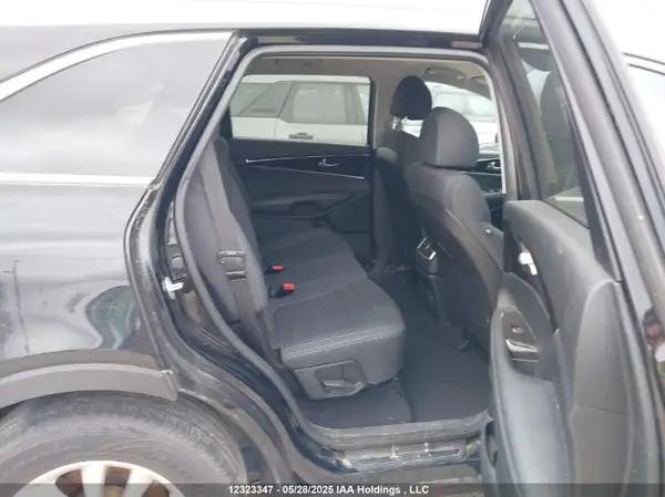 5XYPGDA10JG350636 2018 KIA SORENTO - Image 8