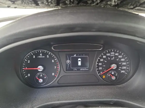 5XYPGDA11GG055411 2016 KIA SORENTO - Image 8