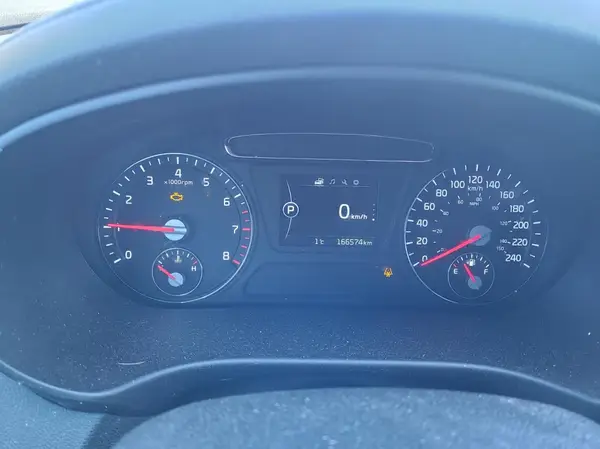 5XYPGDA11HG254752 2017 KIA SORENTO - Image 8
