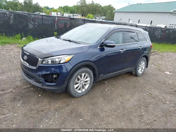 5XYPGDA11HG270501 2017 KIA SORENTO - Image 2