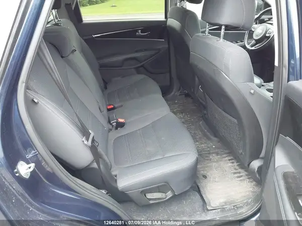 5XYPGDA11HG270501 2017 KIA SORENTO - Image 8