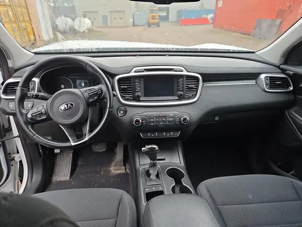 5XYPGDA11HG329496 2017 KIA SORENTO - Image 8