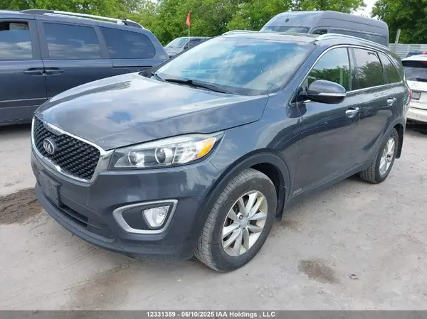 5XYPGDA12GG138328 2016 KIA SORENTO - Image 2