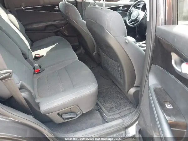 5XYPGDA12GG138328 2016 KIA SORENTO - Image 8