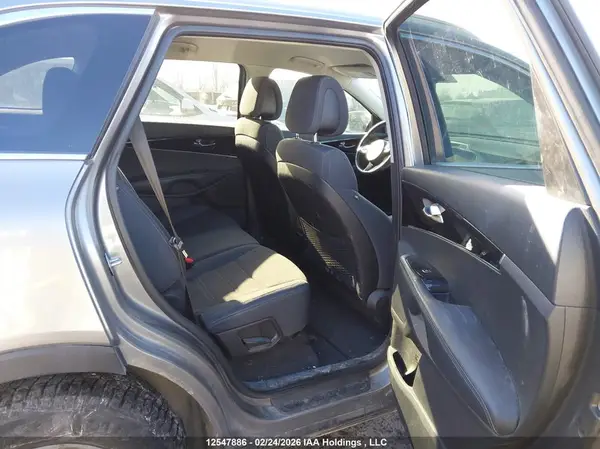 5XYPGDA12GG162967 2016 KIA SORENTO - Image 8