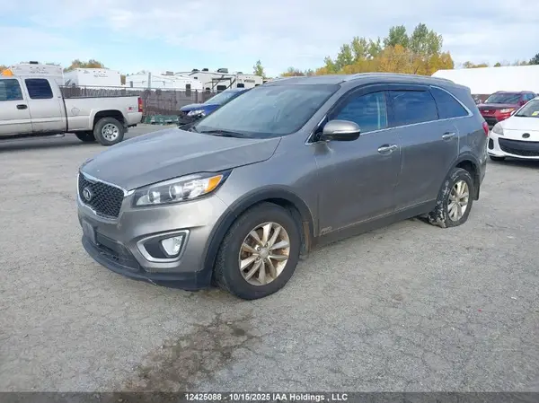 5XYPGDA13GG106357 2016 KIA SORENTO - Image 2