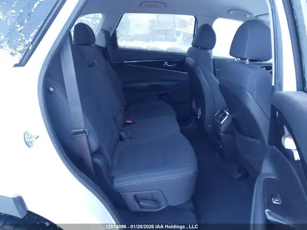 5XYPGDA13JG360108 2018 KIA SORENTO - Image 8