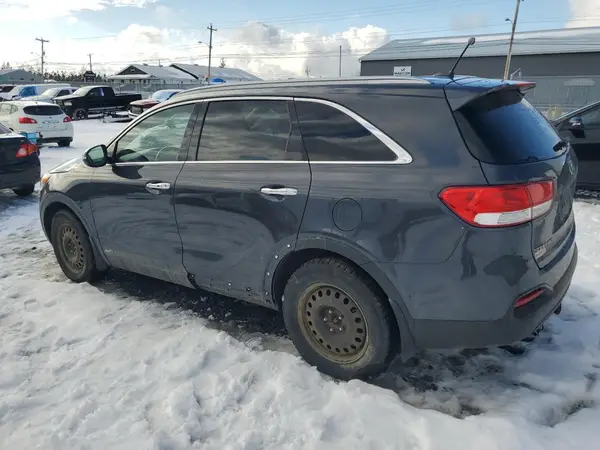 5XYPGDA14GG152330 2016 KIA SORENTO - Image 2