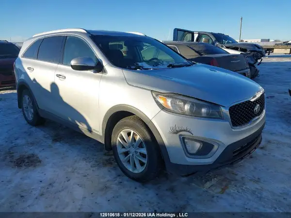 5XYPGDA14HG210440 2017 KIA SORENTO - Image 1