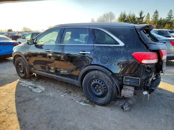 5XYPGDA14JG351093 2018 KIA SORENTO - Image 2