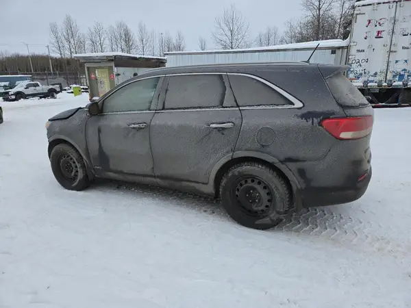 5XYPGDA15GG083549 2016 KIA SORENTO - Image 2