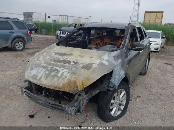 5XYPGDA15HG254866 2017 KIA SORENTO - Image 2