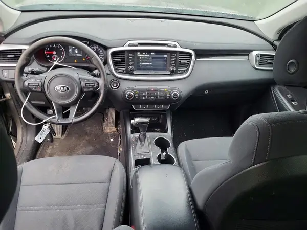 5XYPGDA15JG351927 2018 KIA SORENTO - Image 8