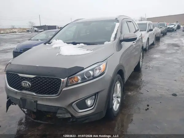 5XYPGDA16HG235873 2017 KIA SORENTO - Image 2