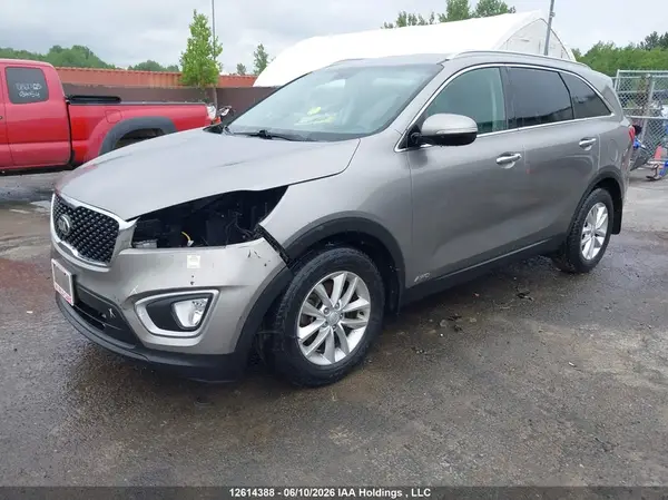 5XYPGDA16JG351015 2018 KIA SORENTO - Image 2