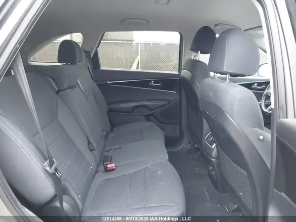 5XYPGDA16JG351015 2018 KIA SORENTO - Image 8