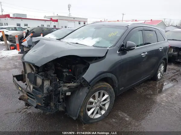 5XYPGDA17GG111268 2016 KIA SORENTO - Image 2