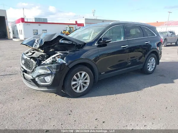 5XYPGDA17JG350097 2018 KIA SORENTO - Image 2