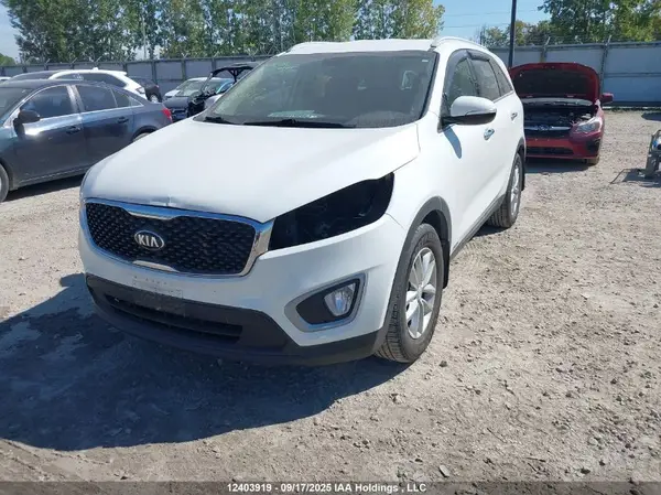 5XYPGDA17JG360693 2018 KIA SORENTO - Image 2