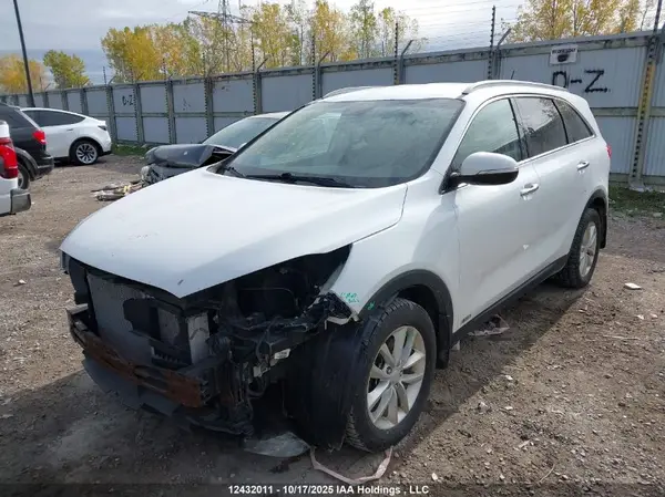 5XYPGDA18GG038847 2016 KIA SORENTO - Image 2