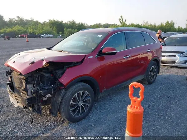 5XYPGDA18GG083819 2016 KIA SORENTO - Image 2