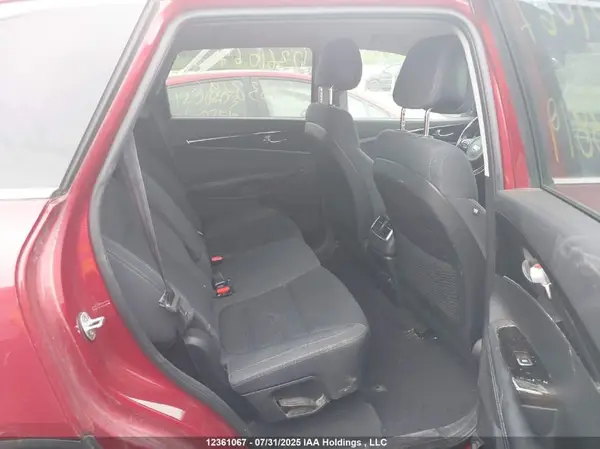 5XYPGDA18GG083819 2016 KIA SORENTO - Image 8
