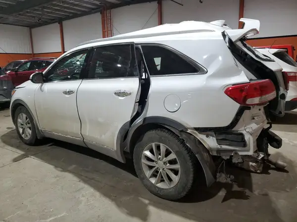 5XYPGDA18JG366227 2018 KIA SORENTO - Image 2