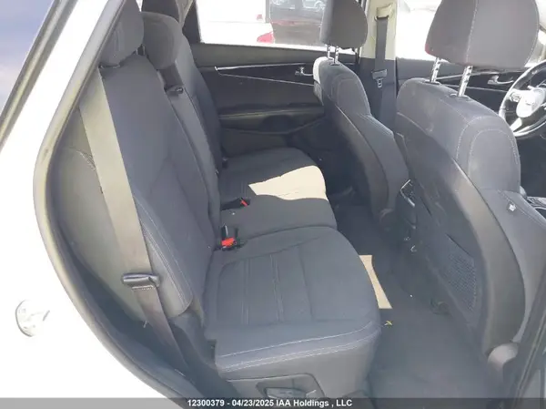 5XYPGDA19JG353115 2018 KIA SORENTO - Image 8