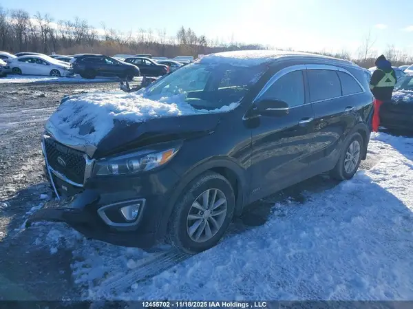 5XYPGDA19JG361912 2018 KIA SORENTO - Image 2
