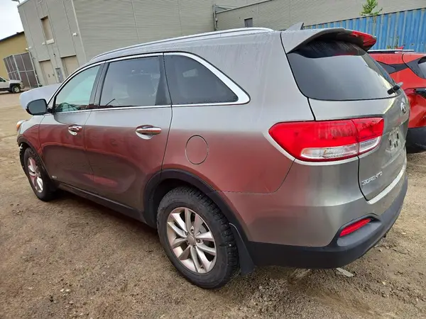 5XYPGDA1XJG361823 2018 KIA SORENTO - Image 2