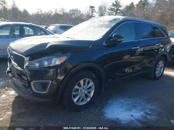 5XYPGDA30GG001762 2016 KIA SORENTO - Image 2