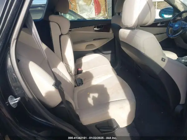 5XYPGDA30GG001762 2016 KIA SORENTO - Image 8