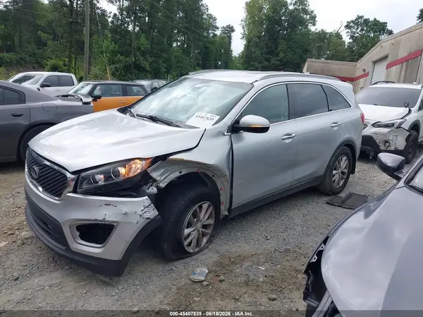 5XYPGDA30GG024345 2016 KIA SORENTO - Image 2