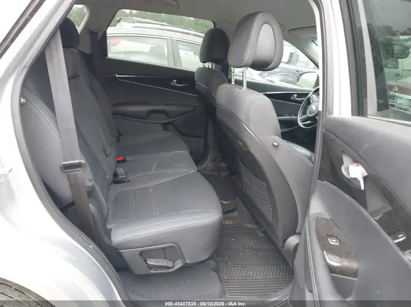 5XYPGDA30GG024345 2016 KIA SORENTO - Image 8