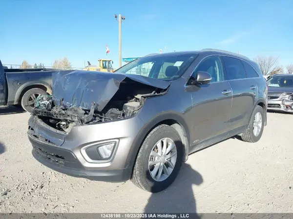 5XYPGDA30GG025401 2016 KIA SORENTO - Image 2
