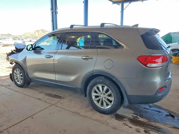 5XYPGDA30GG026340 2016 KIA SORENTO - Image 2