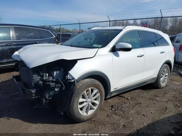 5XYPGDA30GG057040 2016 KIA SORENTO - Image 2