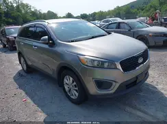 5XYPGDA30GG058785 2016 KIA SORENTO