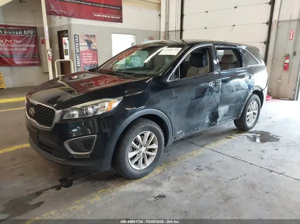 5XYPGDA30GG059497 2016 KIA SORENTO - Image 2