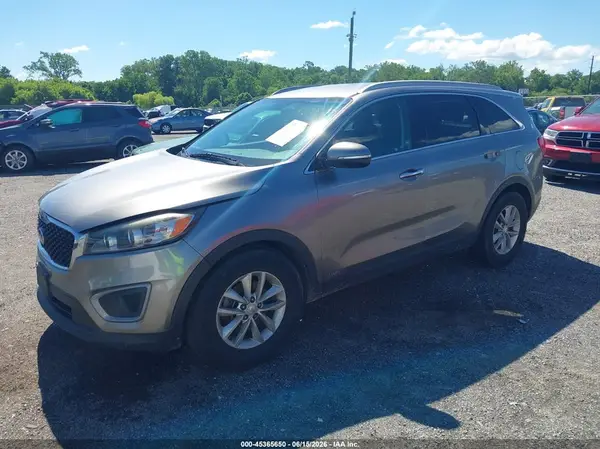 5XYPGDA30GG061671 2016 KIA SORENTO - Image 2