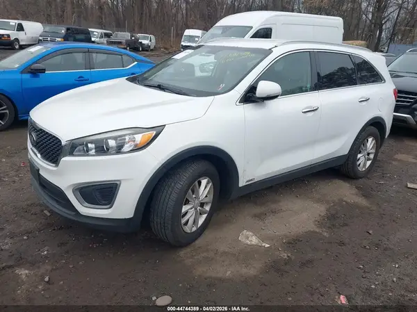 5XYPGDA30GG066644 2016 KIA SORENTO - Image 2