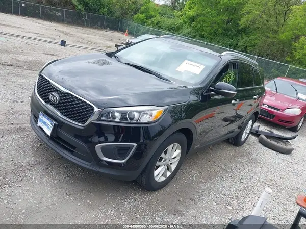5XYPGDA30GG067518 2016 KIA SORENTO - Image 2