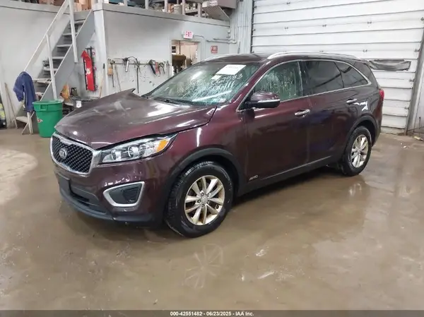 5XYPGDA30GG067583 2016 KIA SORENTO - Image 2